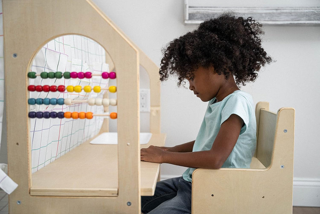 Maisonnette Montessori d'Intérieur avec Bureau Chaise et Tableau