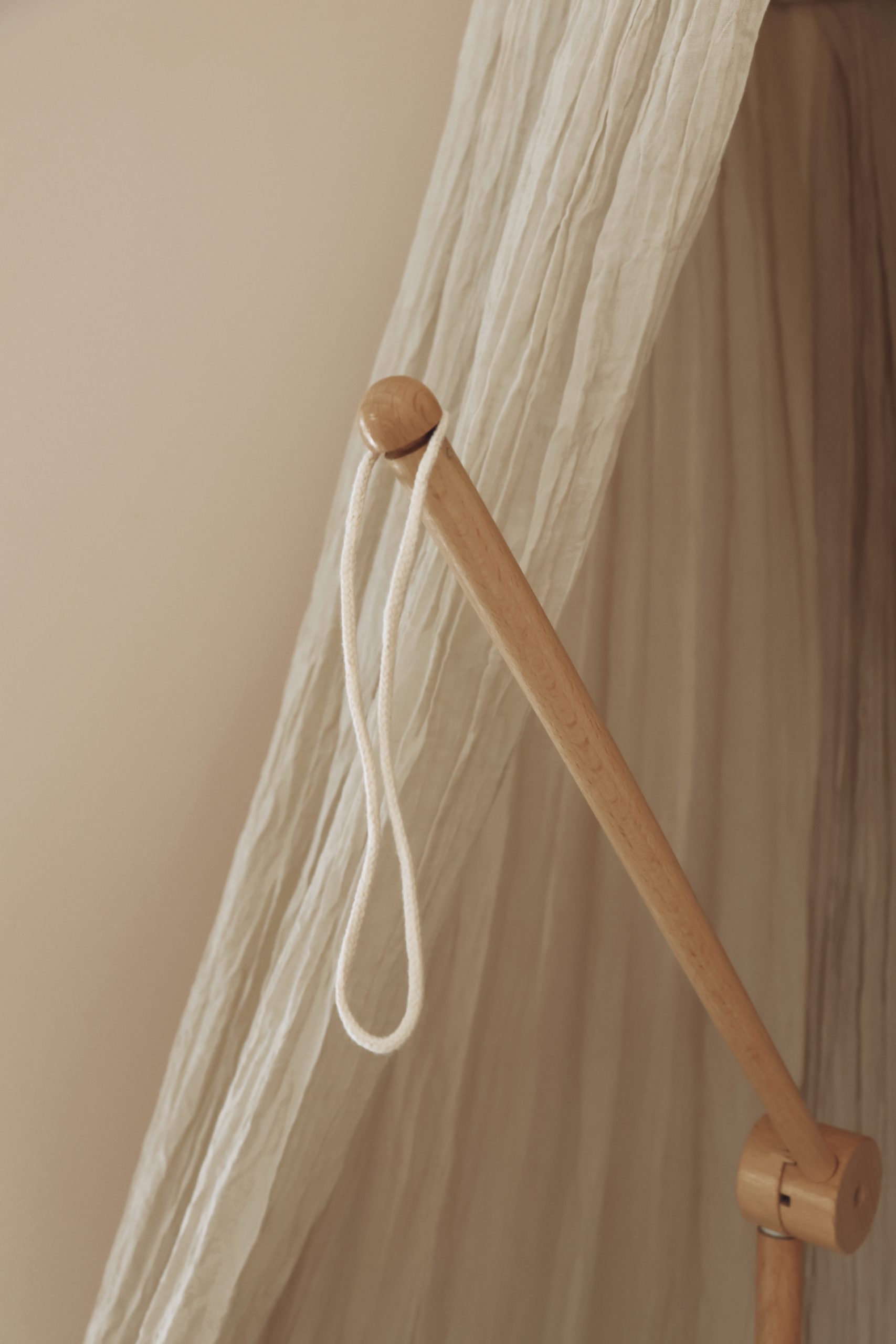 Bras de mobile en bois pour bébé