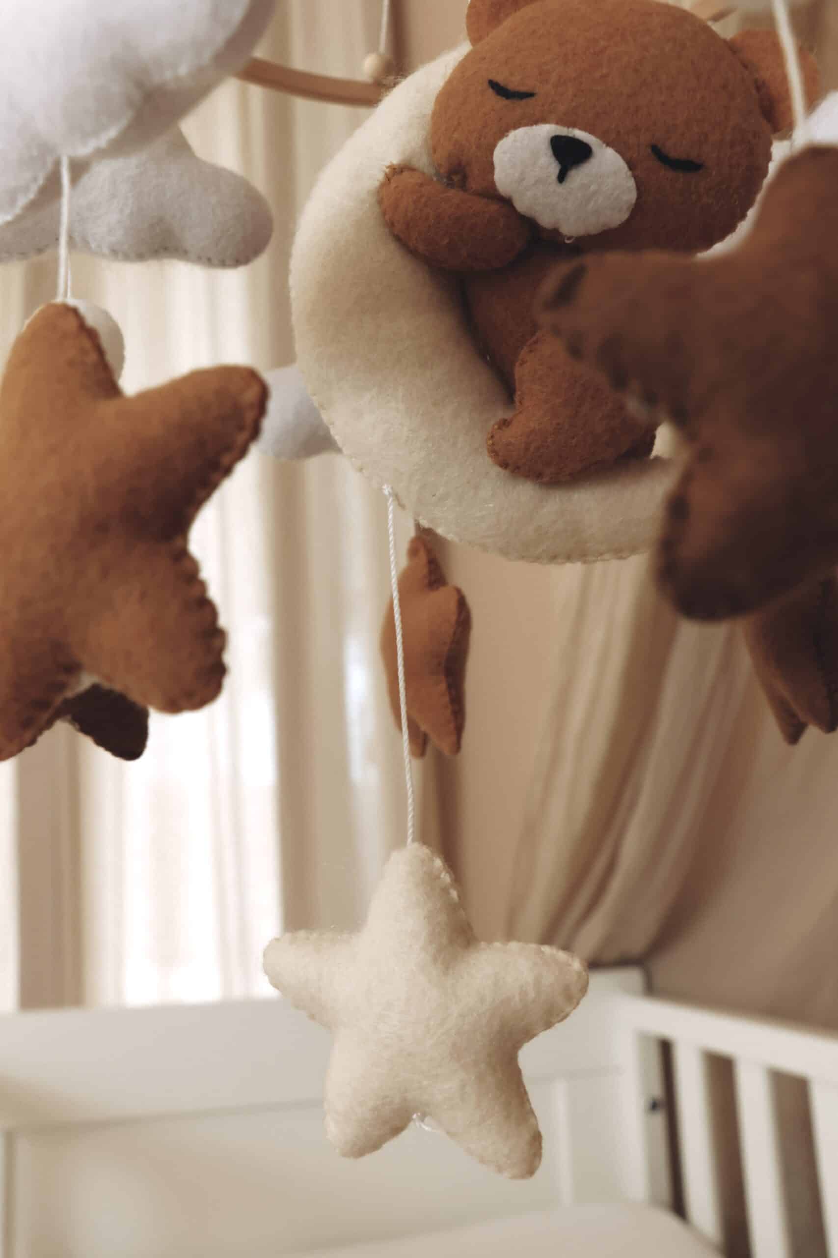 Mobile Bébé Ourson Endormi Fait Main