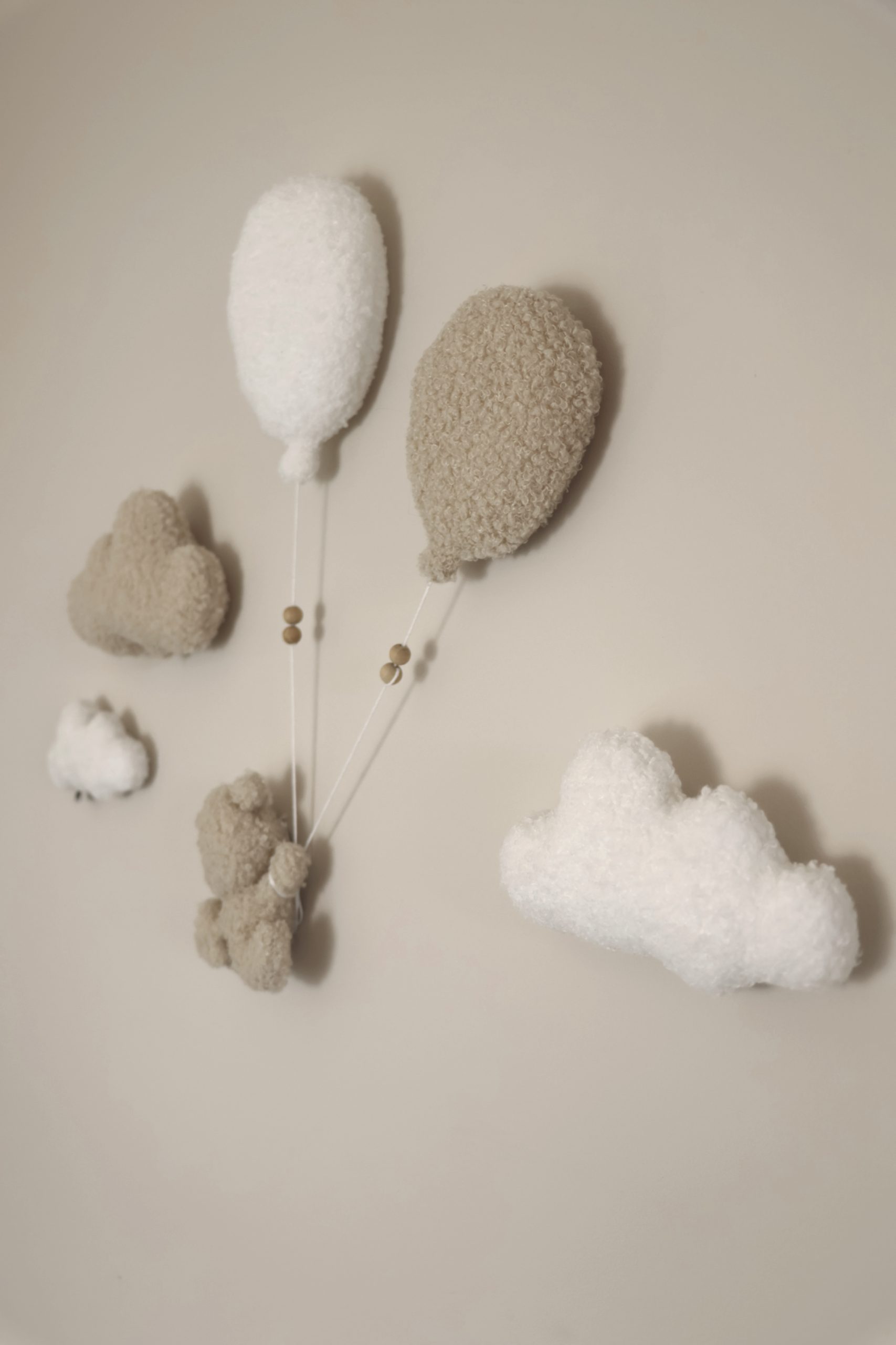 Composition Bouclé Nounours – Set de 6 décorations murales pour chambre bébé