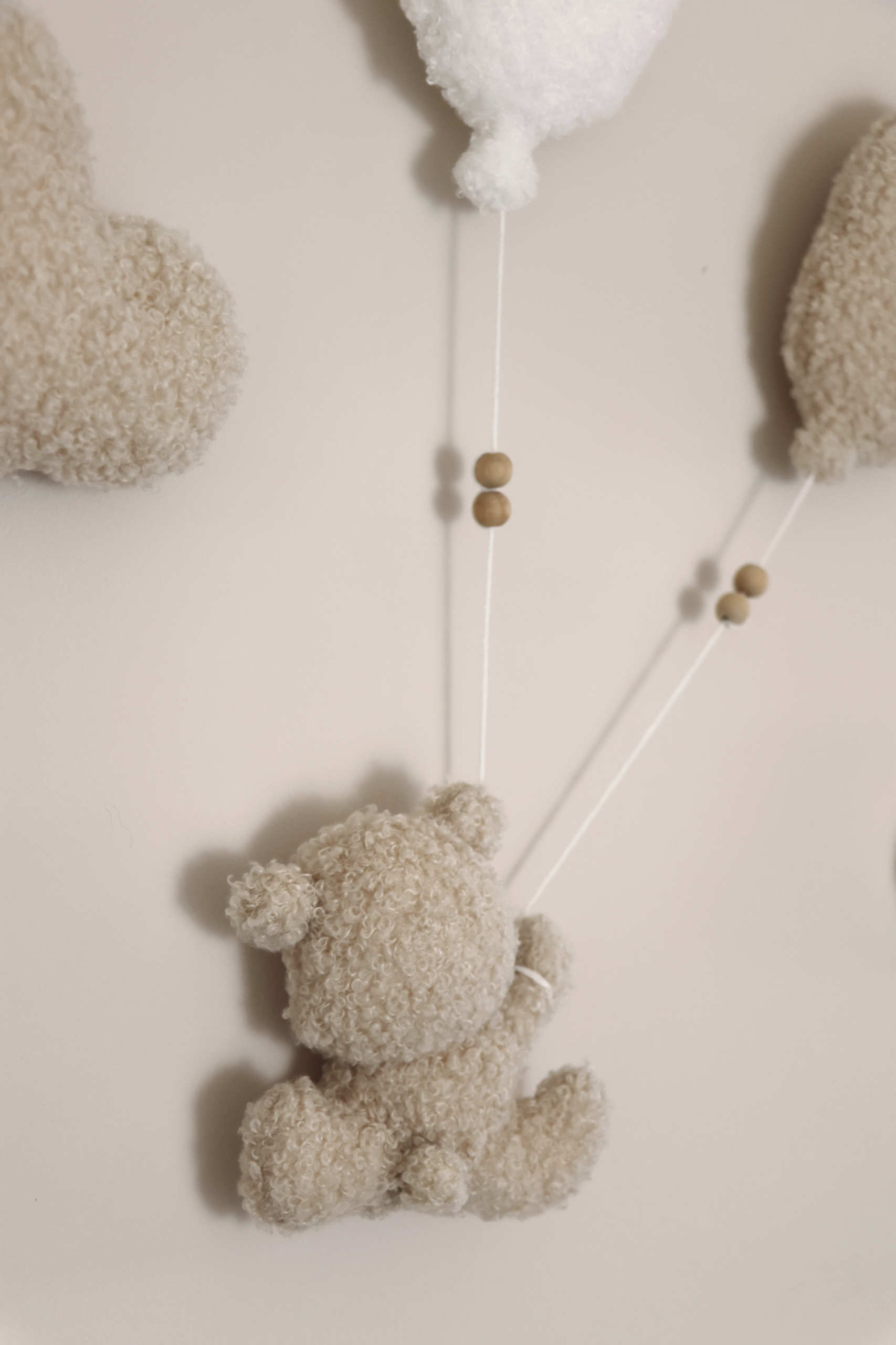 Composition Bouclé Nounours – Set de 6 décorations murales pour chambre bébé