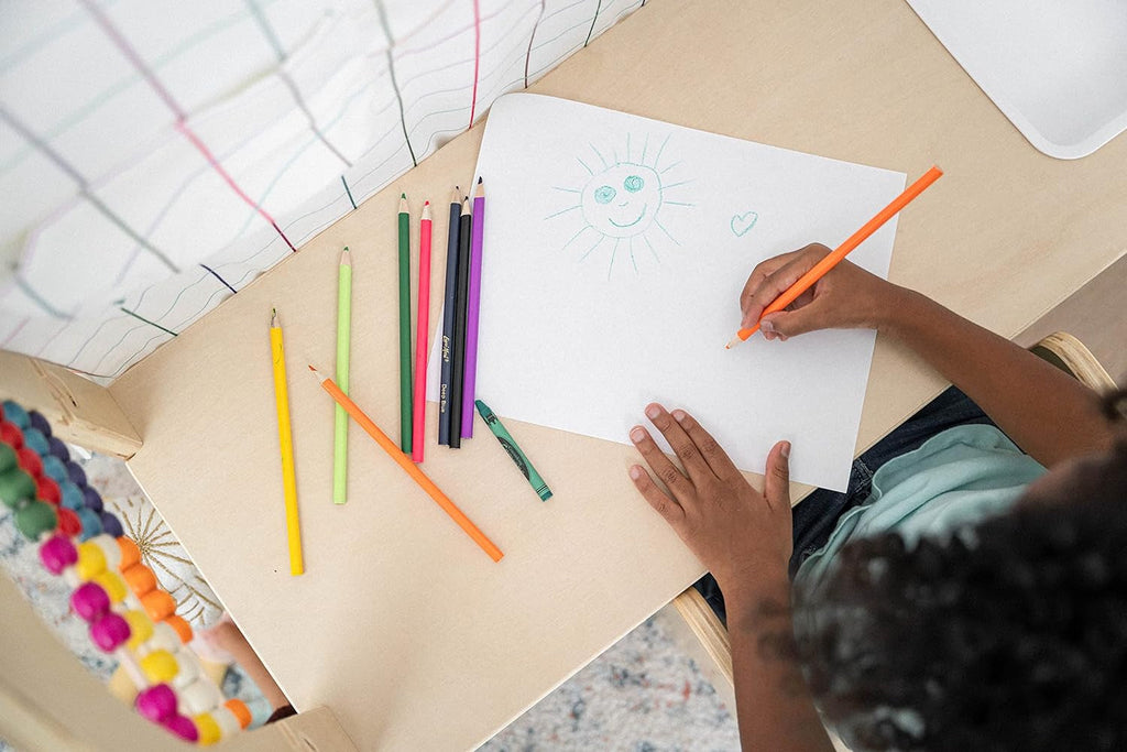 Maisonnette Montessori d'Intérieur avec Bureau Chaise et Tableau